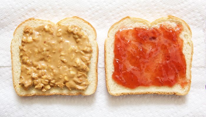 can dogs eat peanut butter and strawberry jelly